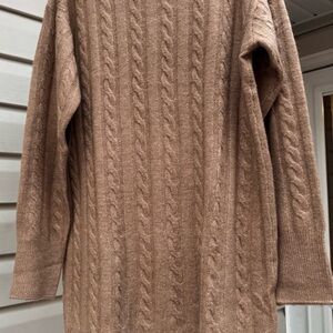 Crewneck Cable Knit Sweater - Tan